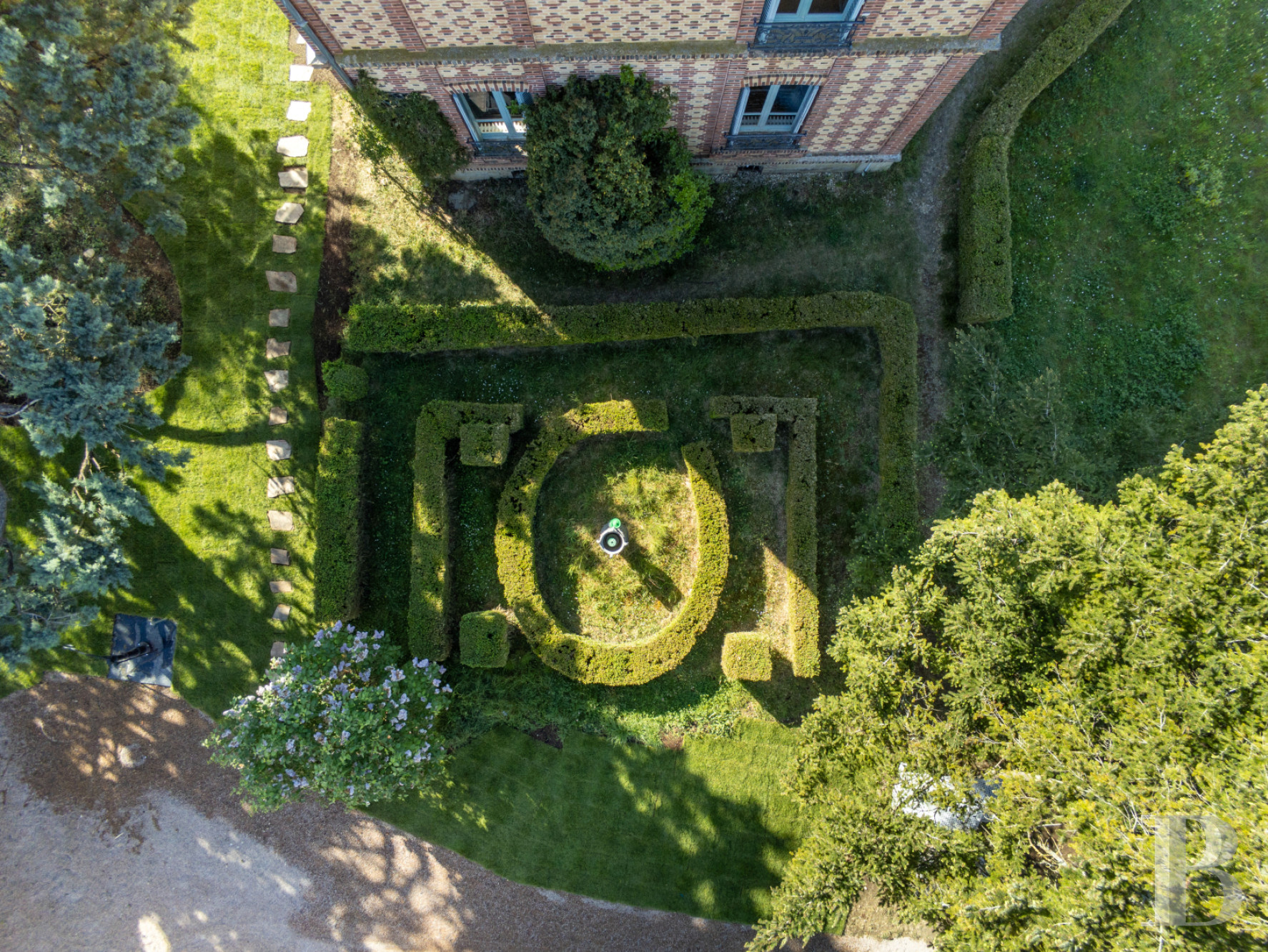 En Bourgogne, près de Chablis,  une maison de village du 19e siècle parée de briques - photo  n°27